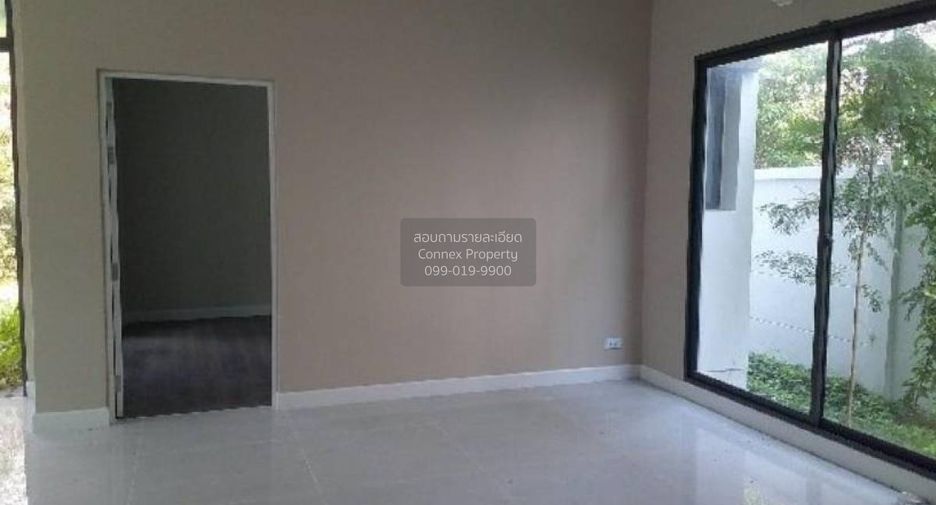 For sale 5 bedrooms house in Khlong Sam Wa, Bangkok