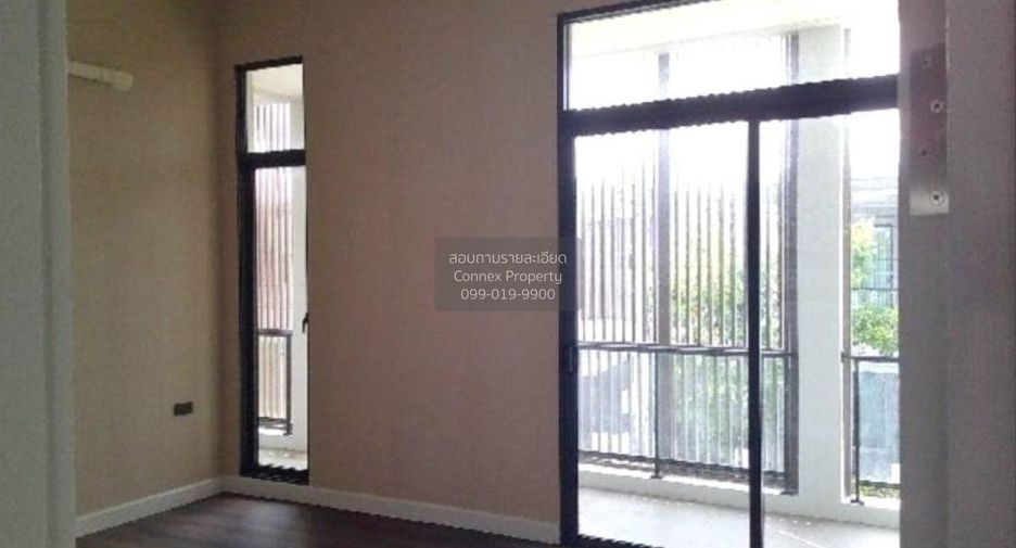For sale 5 bedrooms house in Khlong Sam Wa, Bangkok