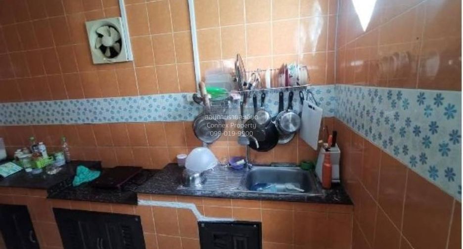 Casa adosada en venta de 3 habitaciones en Bang Bon, Bangkok