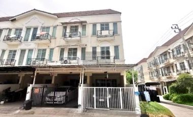 Casa adosada en venta de 3 habitaciones en Bang Bon, Bangkok