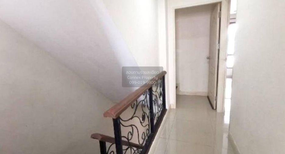 Casa adosada en venta de 3 habitaciones en Bang Bon, Bangkok