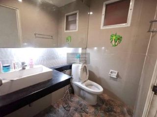 Casa adosada en venta de 3 habitaciones en Bang Bon, Bangkok