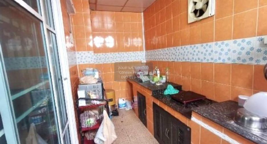 Casa adosada en venta de 3 habitaciones en Bang Bon, Bangkok