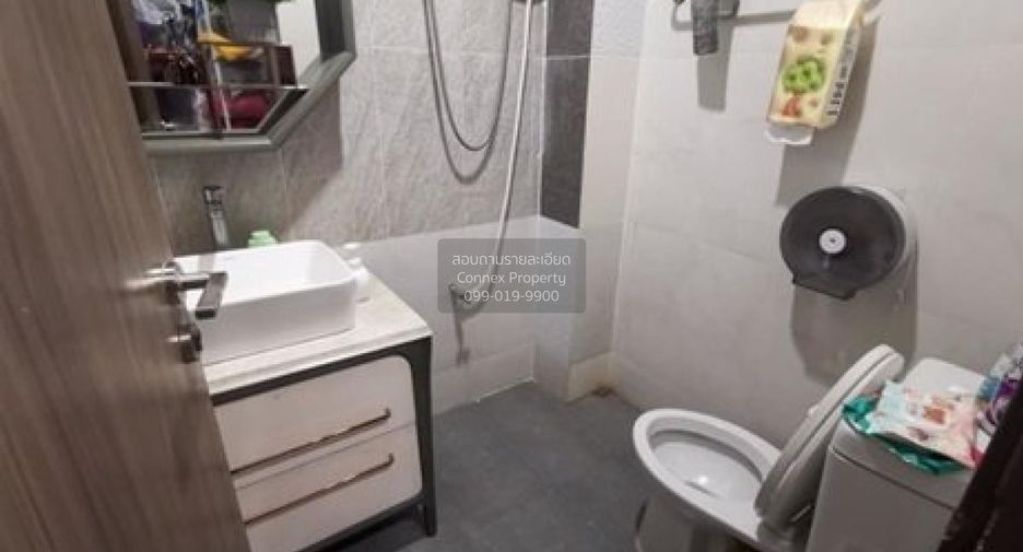 Casa adosada en venta de 3 habitaciones en Bang Khun Thian, Bangkok