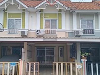 Casa adosada en venta de 2 habitaciones en Phan Thong, Chonburi