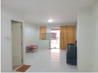 Casa adosada en venta de 2 habitaciones en Phan Thong, Chonburi