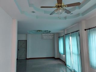 À vendre 3 chambres maison à Si Racha, Chonburi