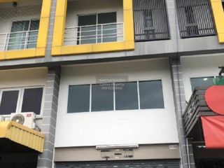 出售 4 卧室 联排别墅 在 Sam Phran, Nakhon Pathom