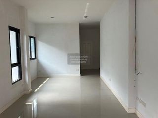 Casa en venta de 3 habitaciones en Bang Pa-in, Phra Nakhon Si Ayutthaya