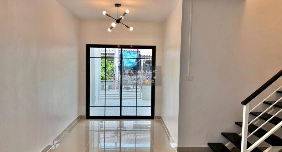 For sale 3 bedrooms townhouse in Khlong Luang, Pathum Thani