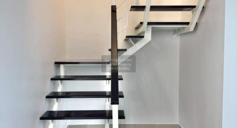 For sale 3 bedrooms townhouse in Khlong Luang, Pathum Thani