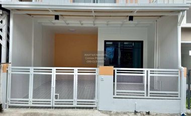 For sale 3 bedrooms townhouse in Khlong Luang, Pathum Thani