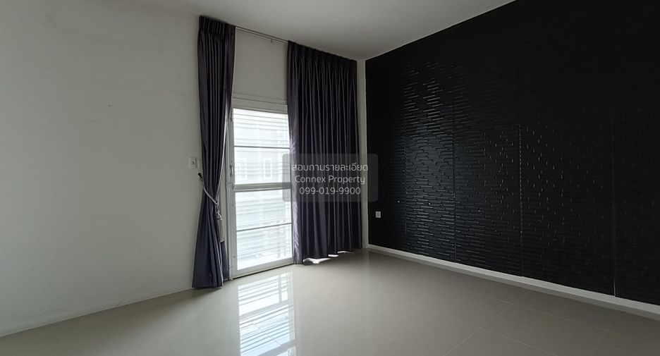 Casa adosada en venta de 3 habitaciones en Min Buri, Bangkok