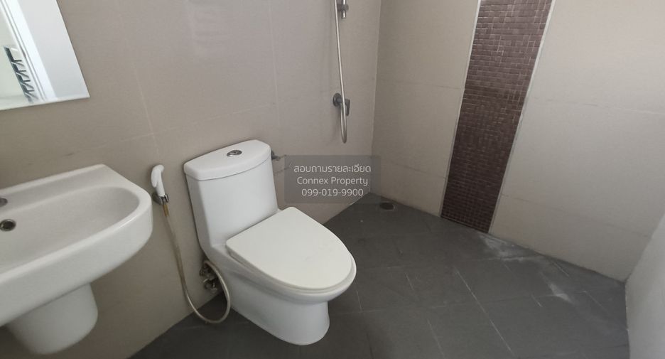 Casa adosada en venta de 3 habitaciones en Min Buri, Bangkok
