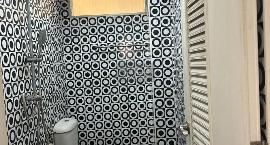 Casa adosada en venta de 4 habitaciones en Don Mueang, Bangkok
