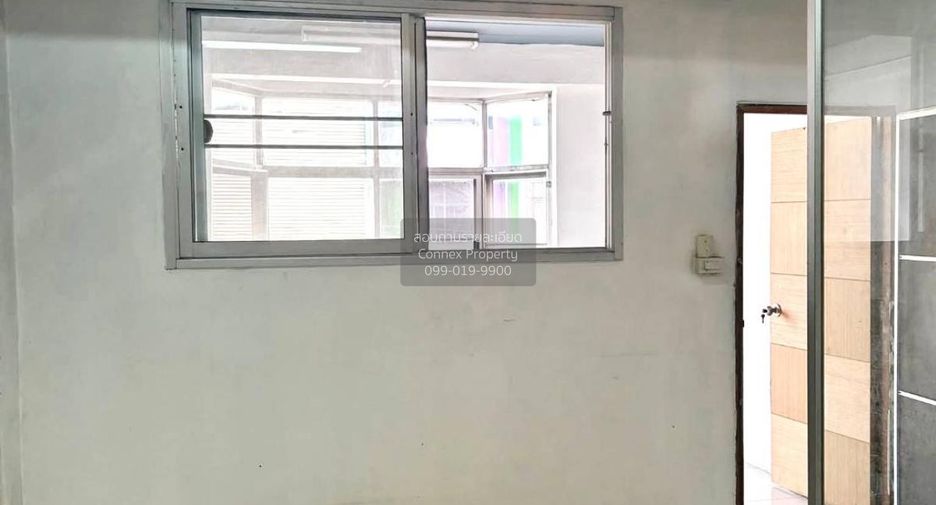 Casa adosada en venta de 4 habitaciones en Don Mueang, Bangkok