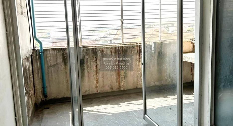 Casa adosada en venta de 4 habitaciones en Don Mueang, Bangkok