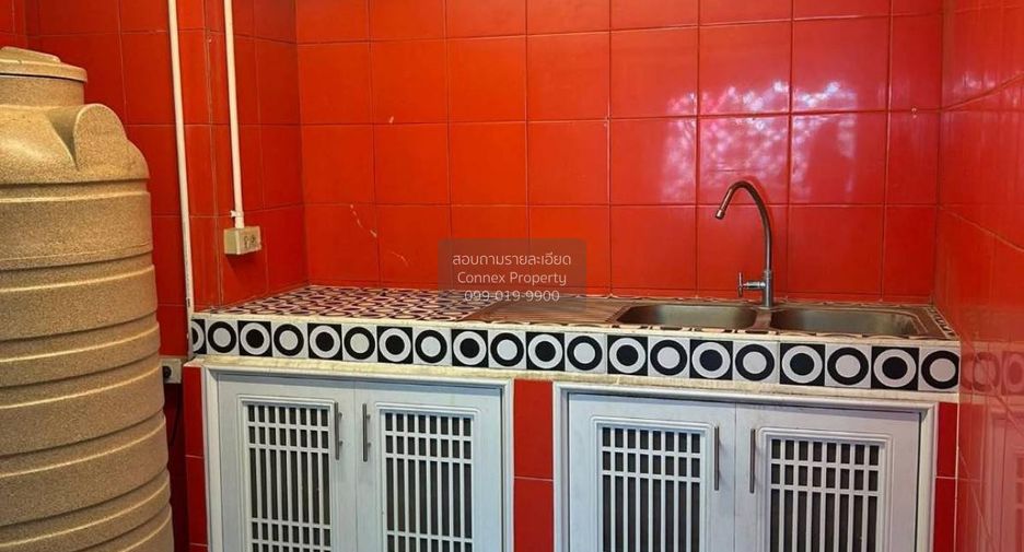 Casa adosada en venta de 4 habitaciones en Don Mueang, Bangkok