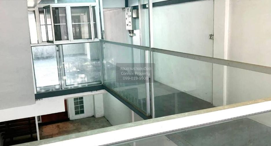 Casa adosada en venta de 4 habitaciones en Don Mueang, Bangkok