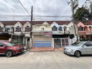 Reihenhaus zum Kauf mit 3 Zimmer in Bueng Kum, Bangkok