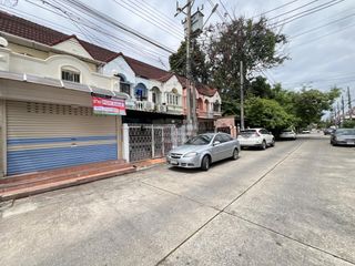 Reihenhaus zum Kauf mit 3 Zimmer in Bueng Kum, Bangkok