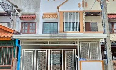出售 2 卧室 联排别墅 在 Thanyaburi, Pathum Thani
