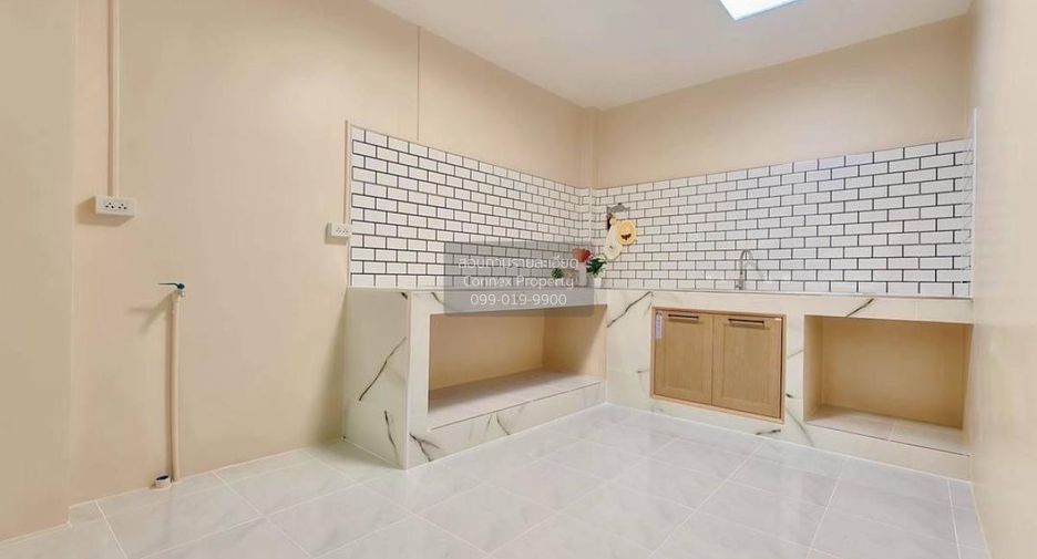 For sale 2 ベッドルーム townhouse in Sai Noi, Nonthaburi