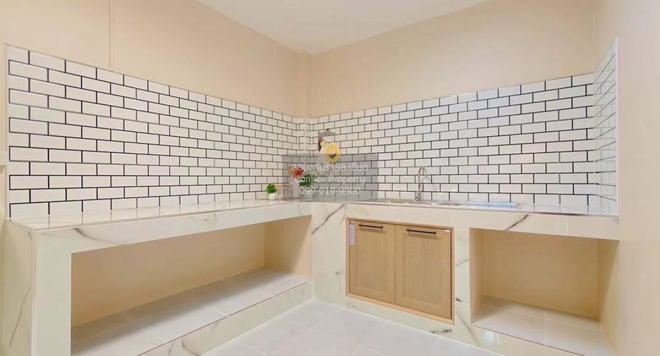 For sale 2 ベッドルーム townhouse in Sai Noi, Nonthaburi