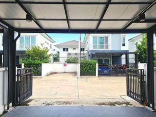 Casa adosada en venta de 3 habitaciones en Bang Yai, Nonthaburi
