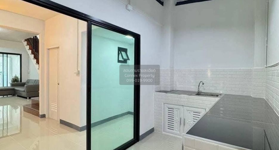 Casa adosada en venta de 3 habitaciones en Mueang Nonthaburi, Nonthaburi