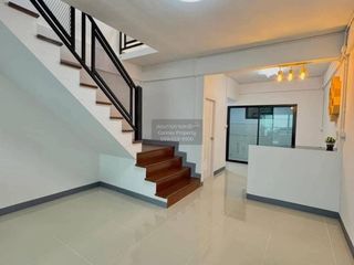 Casa adosada en venta de 3 habitaciones en Mueang Nonthaburi, Nonthaburi