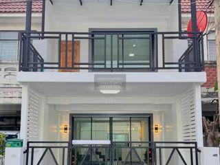Casa adosada en venta de 3 habitaciones en Mueang Nonthaburi, Nonthaburi
