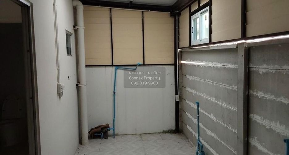 For sale 3 bedrooms townhouse in Mueang Samut Prakan, Samut Prakan