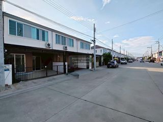 Reihenhaus zum Kauf mit 3 Zimmer in Mueang Samut Prakan, Samut Prakan