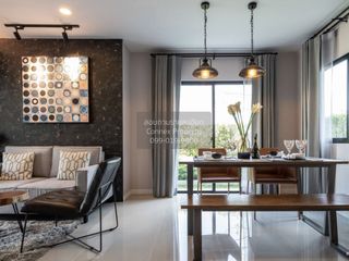 Casa adosada en venta de 3 habitaciones en Lat Krabang, Bangkok