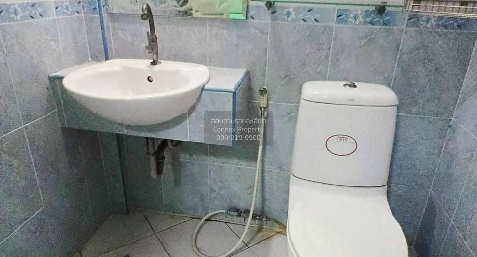 Casa adosada en venta de 2 habitaciones en Bang Khun Thian, Bangkok
