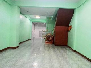 Casa adosada en venta de 2 habitaciones en Bang Khun Thian, Bangkok