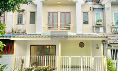 Casa adosada en venta de 3 habitaciones en Bang Bua Thong, Nonthaburi