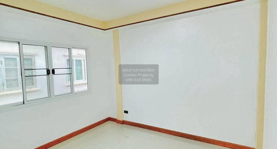 Casa adosada en venta de 3 habitaciones en Bang Bua Thong, Nonthaburi