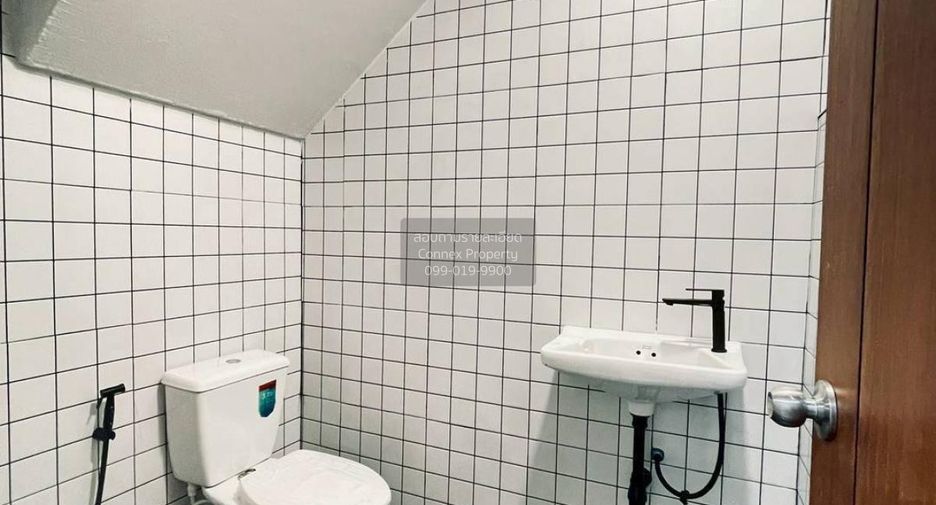 Casa adosada en venta de 3 habitaciones en Bang Bua Thong, Nonthaburi
