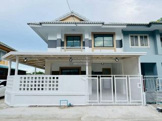 出售 3 卧室 联排别墅 在 Sai Noi, Nonthaburi