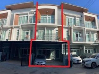 Casa adosada en venta de 4 habitaciones en Phra Nakhon Si Ayutthaya, Phra Nakhon Si Ayutthaya