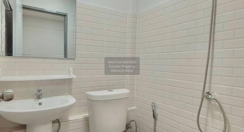 Casa adosada en venta de 2 habitaciones en Pak Kret, Nonthaburi