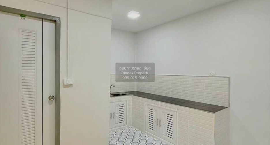 Casa adosada en venta de 2 habitaciones en Pak Kret, Nonthaburi