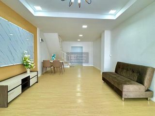 Casa adosada en venta de 2 habitaciones en Pak Kret, Nonthaburi