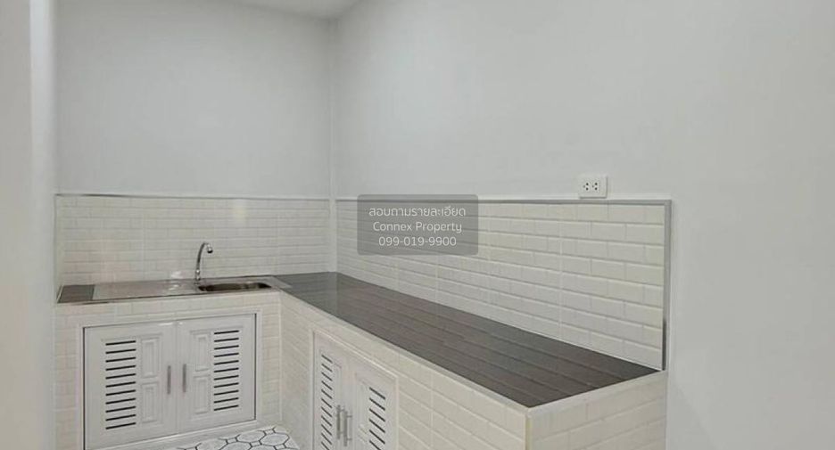 Casa adosada en venta de 2 habitaciones en Pak Kret, Nonthaburi