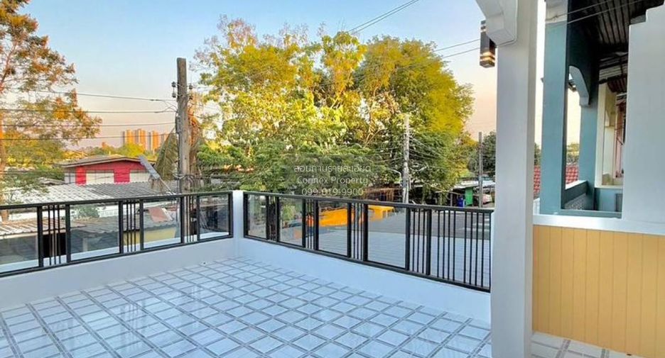 Casa adosada en venta de 2 habitaciones en Pak Kret, Nonthaburi