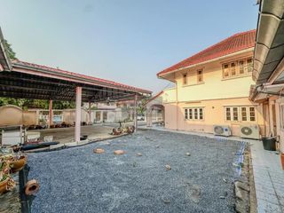 Casa en venta de 5 habitaciones en Khan Na Yao, Bangkok