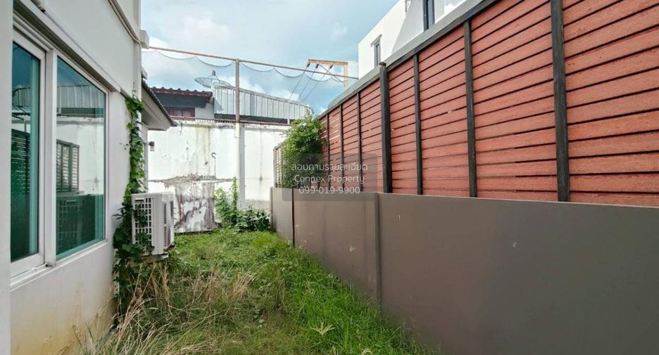 À vendre 4 chambres maison à Bang Khae, Bangkok