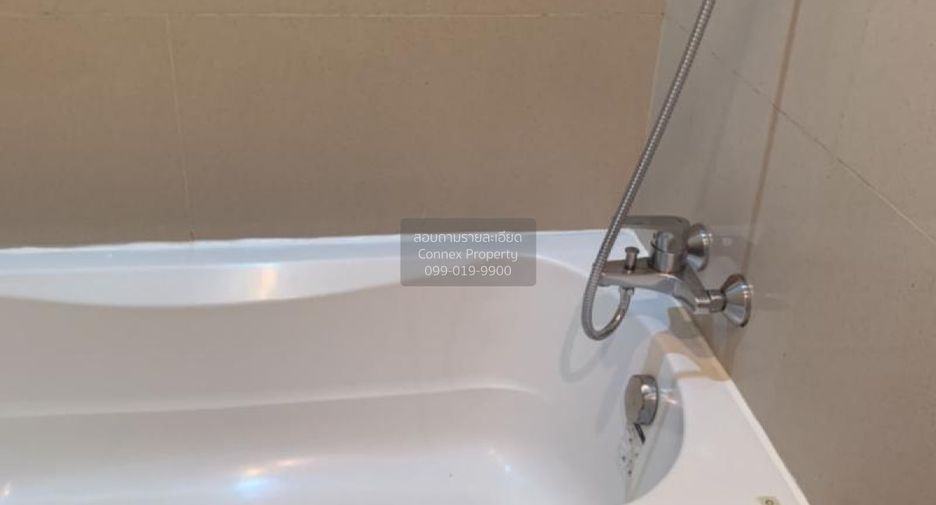 For sale 1 bed condo in Khlong Toei, Bangkok